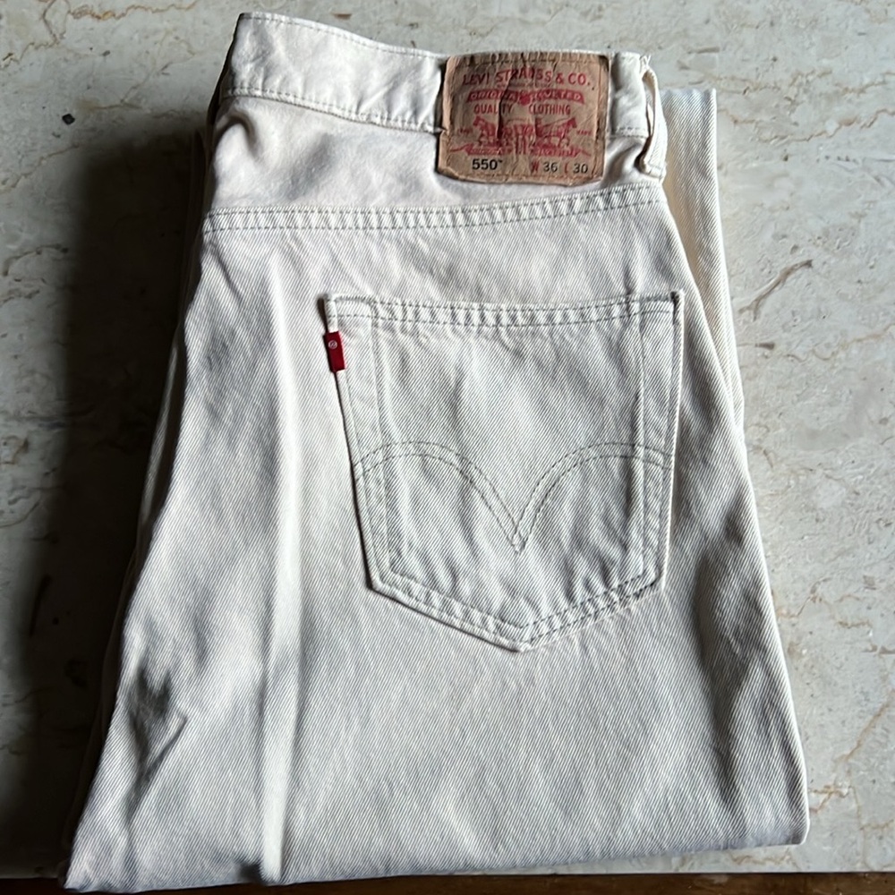 Mens Relaxed Fit Levi’s Red Tag 550 Jeans
W36  L30